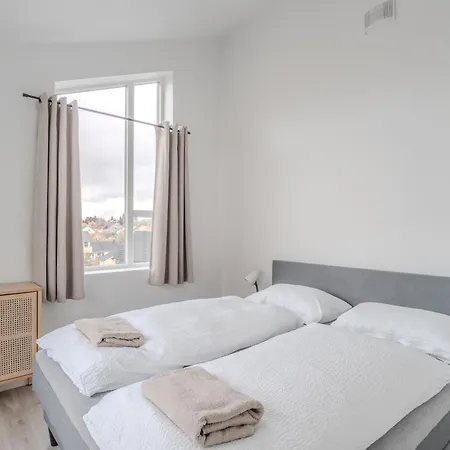 Staying 3 - New And Modern